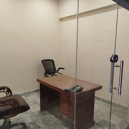 Hotel Crown Plaza, Near Karachi Airport, Darul Sehat Hospital, Dow, Agha Khan And Liaqat Hospital Dış mekan fotoğraf