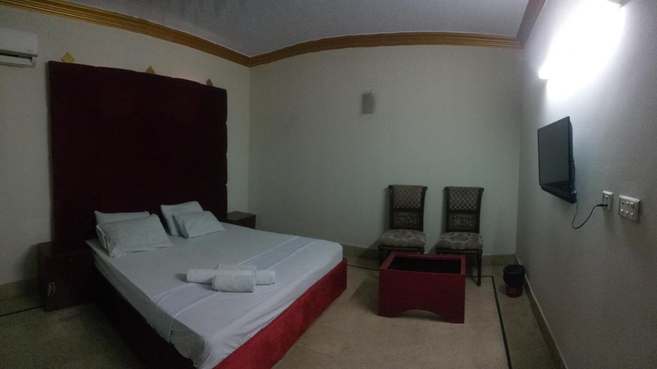 Hotel Crown Plaza, Near Karachi Airport, Darul Sehat Hospital, Dow, Agha Khan And Liaqat Hospital Dış mekan fotoğraf