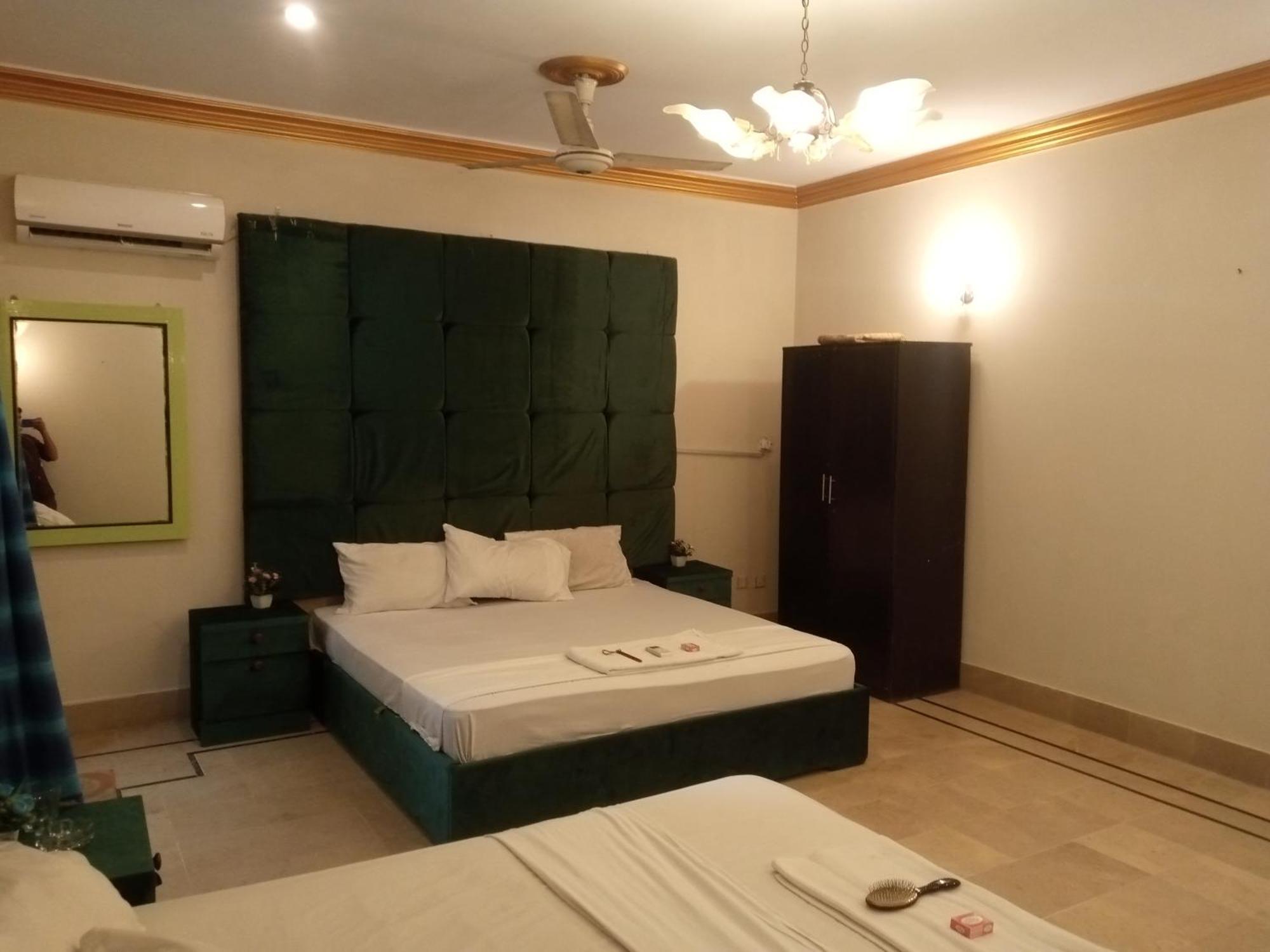 Hotel Crown Plaza, Near Karachi Airport, Darul Sehat Hospital, Dow, Agha Khan And Liaqat Hospital Dış mekan fotoğraf