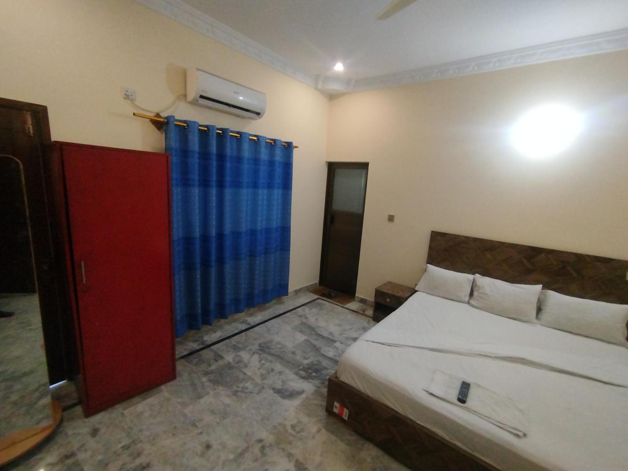 Hotel Crown Plaza, Near Karachi Airport, Darul Sehat Hospital, Dow, Agha Khan And Liaqat Hospital Dış mekan fotoğraf