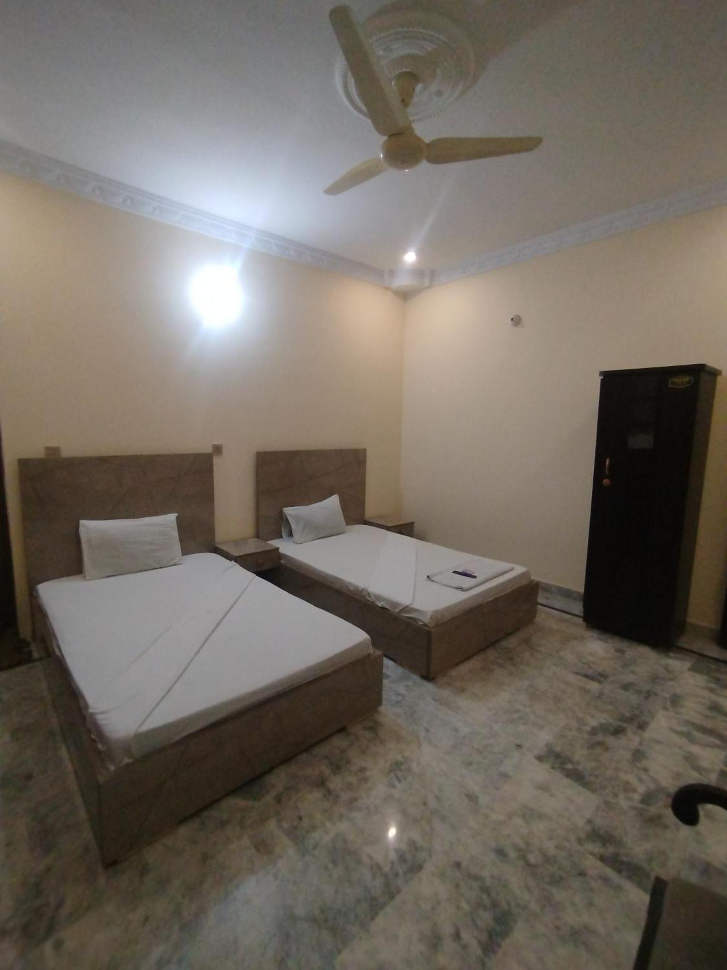 Hotel Crown Plaza, Near Karachi Airport, Darul Sehat Hospital, Dow, Agha Khan And Liaqat Hospital Dış mekan fotoğraf