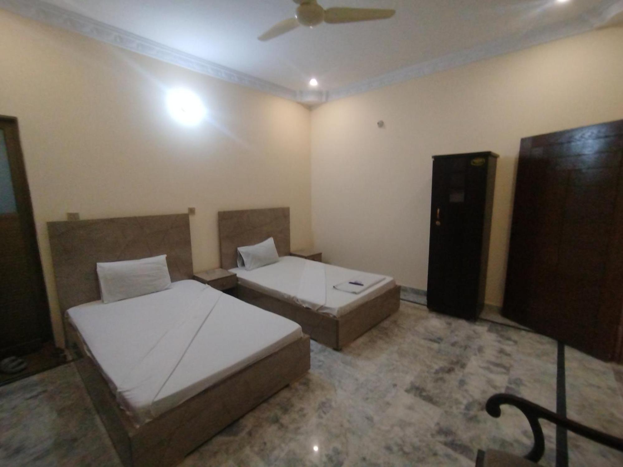 Hotel Crown Plaza, Near Karachi Airport, Darul Sehat Hospital, Dow, Agha Khan And Liaqat Hospital Dış mekan fotoğraf