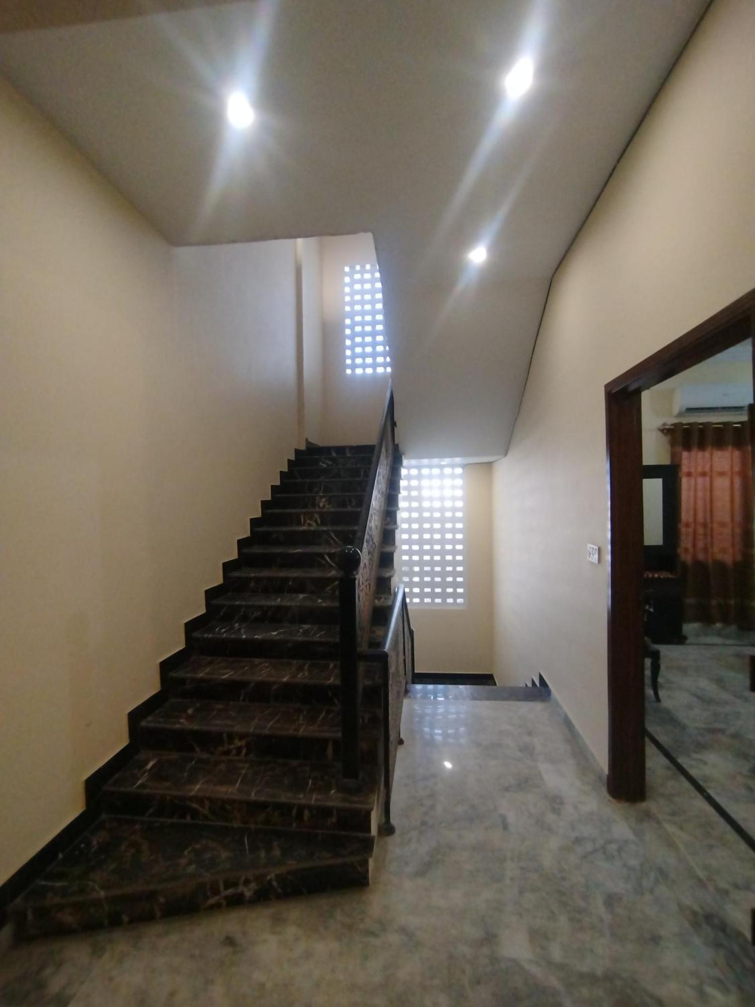 Hotel Crown Plaza, Near Karachi Airport, Darul Sehat Hospital, Dow, Agha Khan And Liaqat Hospital Dış mekan fotoğraf