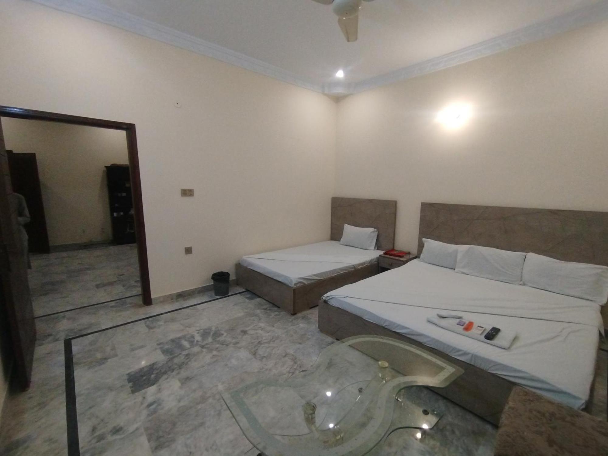 Hotel Crown Plaza, Near Karachi Airport, Darul Sehat Hospital, Dow, Agha Khan And Liaqat Hospital Dış mekan fotoğraf
