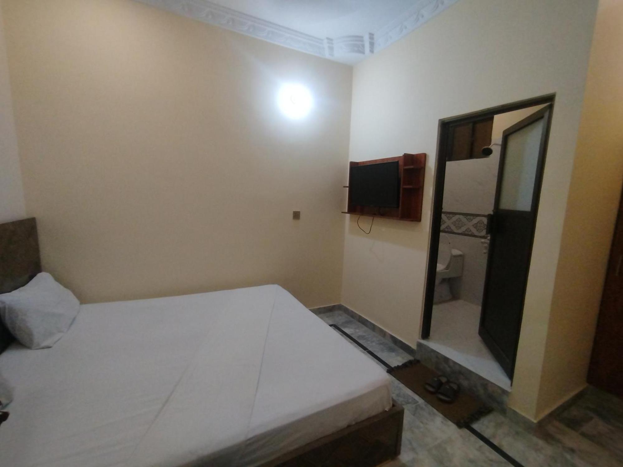 Hotel Crown Plaza, Near Karachi Airport, Darul Sehat Hospital, Dow, Agha Khan And Liaqat Hospital Dış mekan fotoğraf